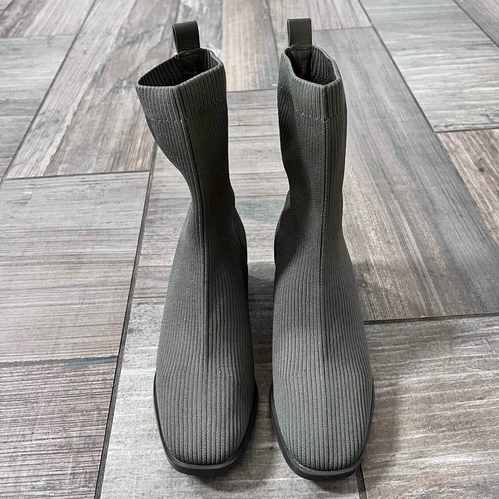 Everlane Olive Ankle Boots - Picture 7 of 13